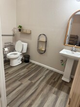 214 Main St in Caryville, TN - Foto de edificio - Building Photo