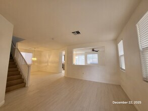 204 Hickory Heights Ave in Las Vegas, NV - Building Photo - Building Photo