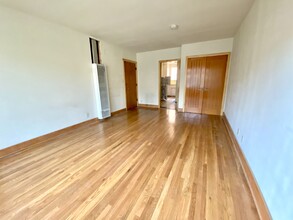 1229 1/2 N New Hampshire Ave in Los Angeles, CA - Building Photo - Building Photo