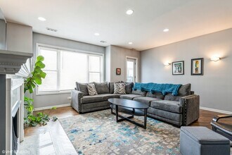 4714 S Evans Ave in Chicago, IL - Building Photo - Building Photo