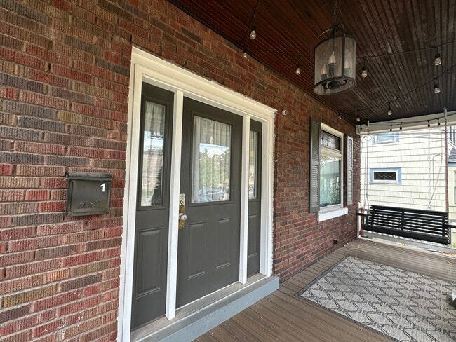 6165 Grand Vista Ave, Unit 1 in Cincinnati, OH - Building Photo - Building Photo