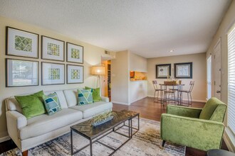 707 El Dorado Blvd in Houston, TX - Building Photo - Building Photo