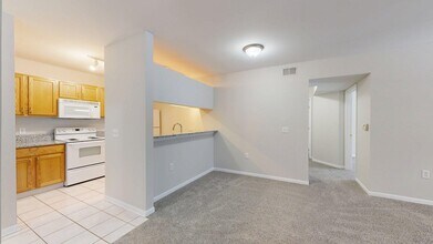 2740 S Knightsbridge Cir in Ann Arbor, MI - Building Photo - Building Photo