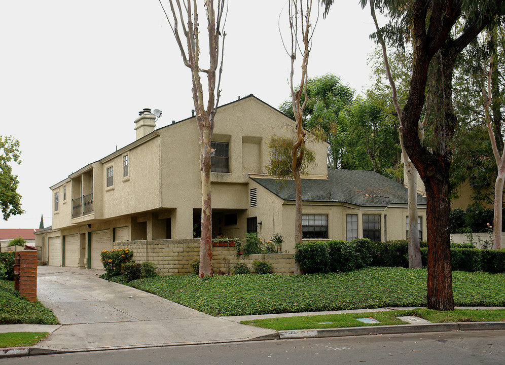 2601 Monte Carlo Dr in Santa Ana, CA - Building Photo