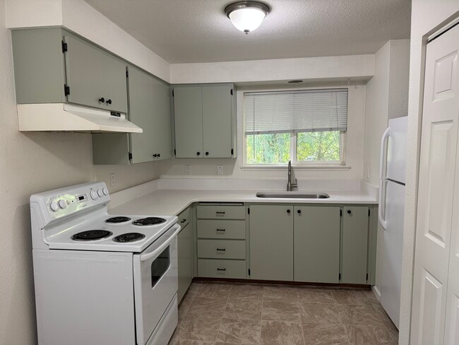 property at 3811 66th Avenue Ct NW