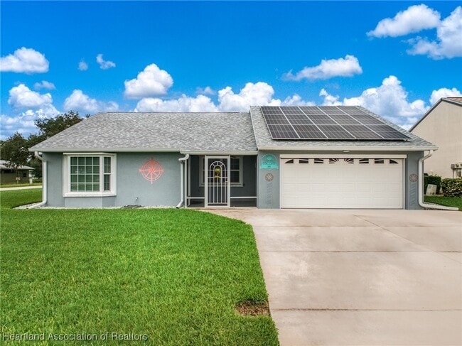 360 Grove Cir in Avon Park, FL - Building Photo - Building Photo