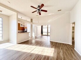 3101 Hillcrest Dr in Rowlett, TX - Building Photo