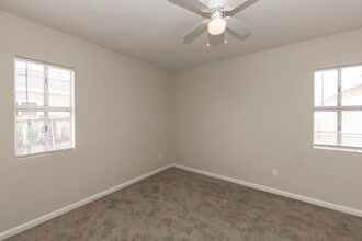 9825 S Crenshaw Blvd in Inglewood, CA - Building Photo - Building Photo