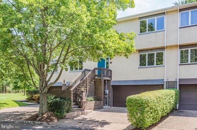 property at 20 Exeter Ct