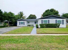 4431 NW 13th St in Lauderhill, FL - Building Photo