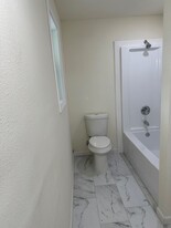 2318 Kingsdale Dr in Deer Park, TX - Building Photo