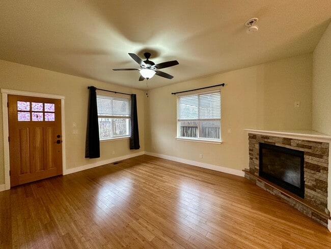 436 Peppermint Ln NE in Salem, OR - Building Photo - Building Photo