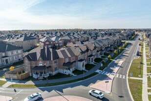 204 Coronation Rd in Whitby, ON - Building Photo