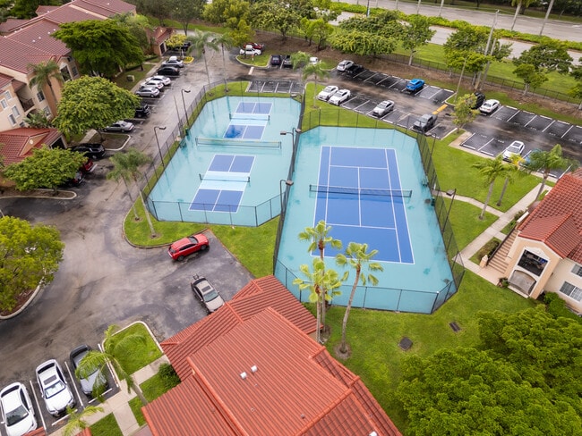 2061 Renaissance Blvd, Unit 306 in Miramar, FL - Building Photo - Building Photo