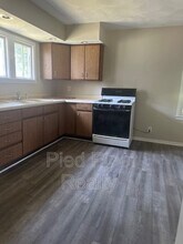 404 N Nursery Ave in Freeport, IL - Building Photo - Building Photo