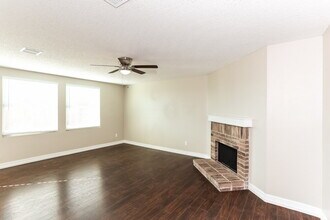 621 Almandora Dr in Arlington, TX - Building Photo - Building Photo