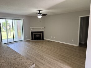 112 W Victoria Ct in Greenville, NC - Building Photo - Building Photo