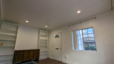 1122 E Harvard St in Glendale, CA - Building Photo - Building Photo