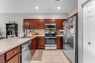 3763 SE 2nd St in Homestead, FL - Foto de edificio - Building Photo