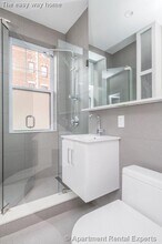 17 Forest St, Unit #4 in Cambridge, MA - Foto de edificio - Building Photo