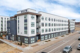 The Point Crossing in Aurora, CO - Foto de edificio - Building Photo