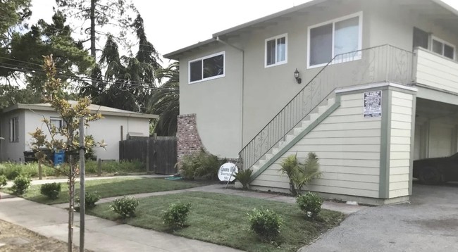 580 Geneva Ave in Redwood City, CA - Foto de edificio - Building Photo