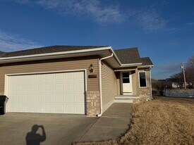 2524 N Buckingham Rd in Fremont, NE - Building Photo