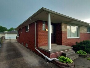 17696 Veronica Ave in Eastpointe, MI - Building Photo - Building Photo