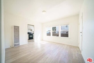 433 E 41st Pl in Los Angeles, CA - Building Photo - Building Photo