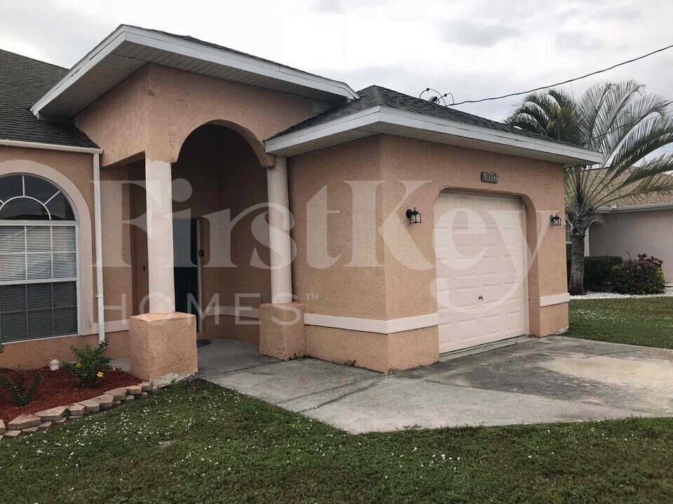 1036 SE 11th Terrace in Cape Coral, FL - Building Photo