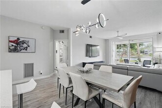 1220 Sarah Jean Cir in Naples, FL - Building Photo - Building Photo