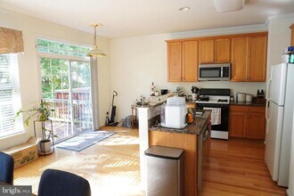 8596 Wyngate Manor Ct in Alexandria, VA - Building Photo - Building Photo