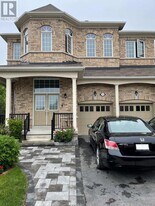 14 Aquilina Ct in Ajax, ON - Building Photo