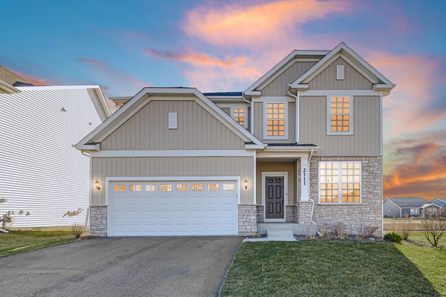 2111 Schmitt Cir in Algonquin, IL - Building Photo - Building Photo