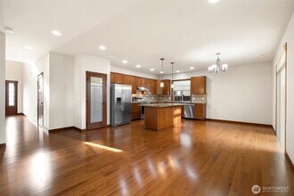 4617 167th St SW in Lynnwood, WA - Foto de edificio - Building Photo