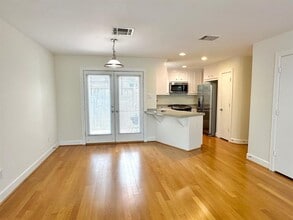 5951 E Loop in Houston, TX - Building Photo - Building Photo