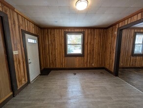 516 10th St in Elkhart, IN - Foto de edificio - Building Photo