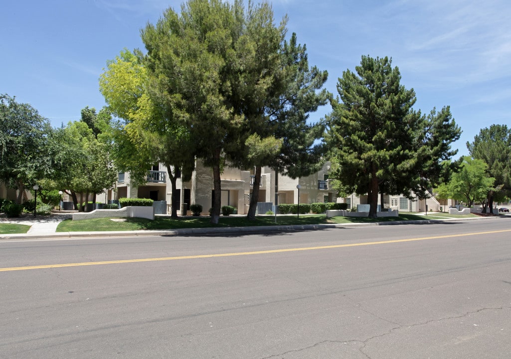 Por Of Santa Fe Square Townhomes in Chandler, AZ - Building Photo