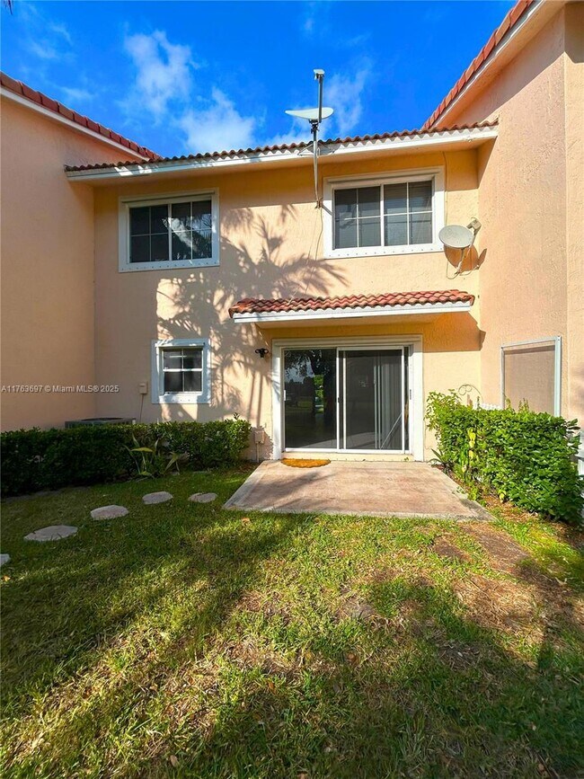 8422 NW 40th Ct in Sunrise, FL - Building Photo - Building Photo