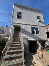 624 8th St in Union City, NJ - Building Photo - Building Photo