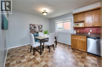 196 Walker St in Cambridge, ON - Building Photo - Building Photo