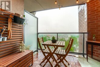 60 Heintzman St in Toronto, ON - Building Photo - Building Photo