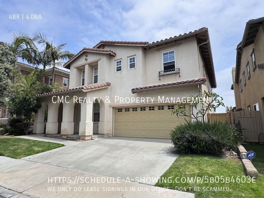 2541 Hillcrest St in Signal Hill, CA - Building Photo