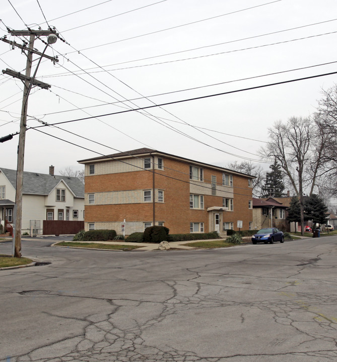 13512 Chatham St in Blue Island, IL - Building Photo