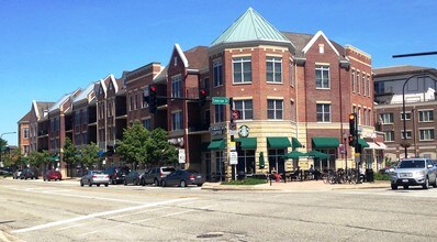 Shops at Village Centre Apartments in Mount Prospect, IL - Building Photo - Building Photo