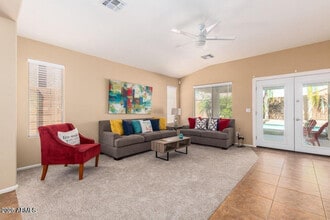 632 E Mule Train Trail in San Tan Valley, AZ - Building Photo - Building Photo