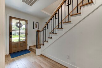 2406 Blue Water Ln in Houston, TX - Building Photo - Building Photo