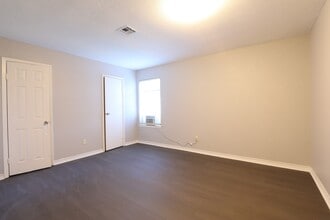 4624 W Orange St in Pearland, TX - Building Photo - Building Photo