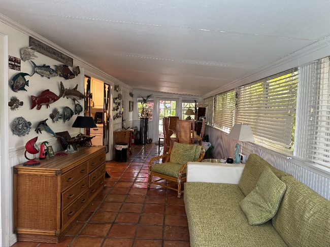 6800 Maloney Ave in Stock Island, FL - Foto de edificio - Building Photo