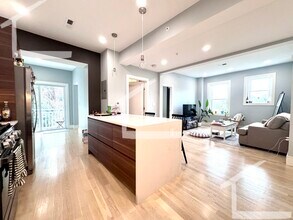 9 University Rd in Brookline, MA - Building Photo - Building Photo